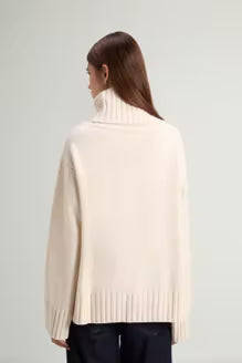 Turtleneck Sweater in Wool and Cashmere Blend