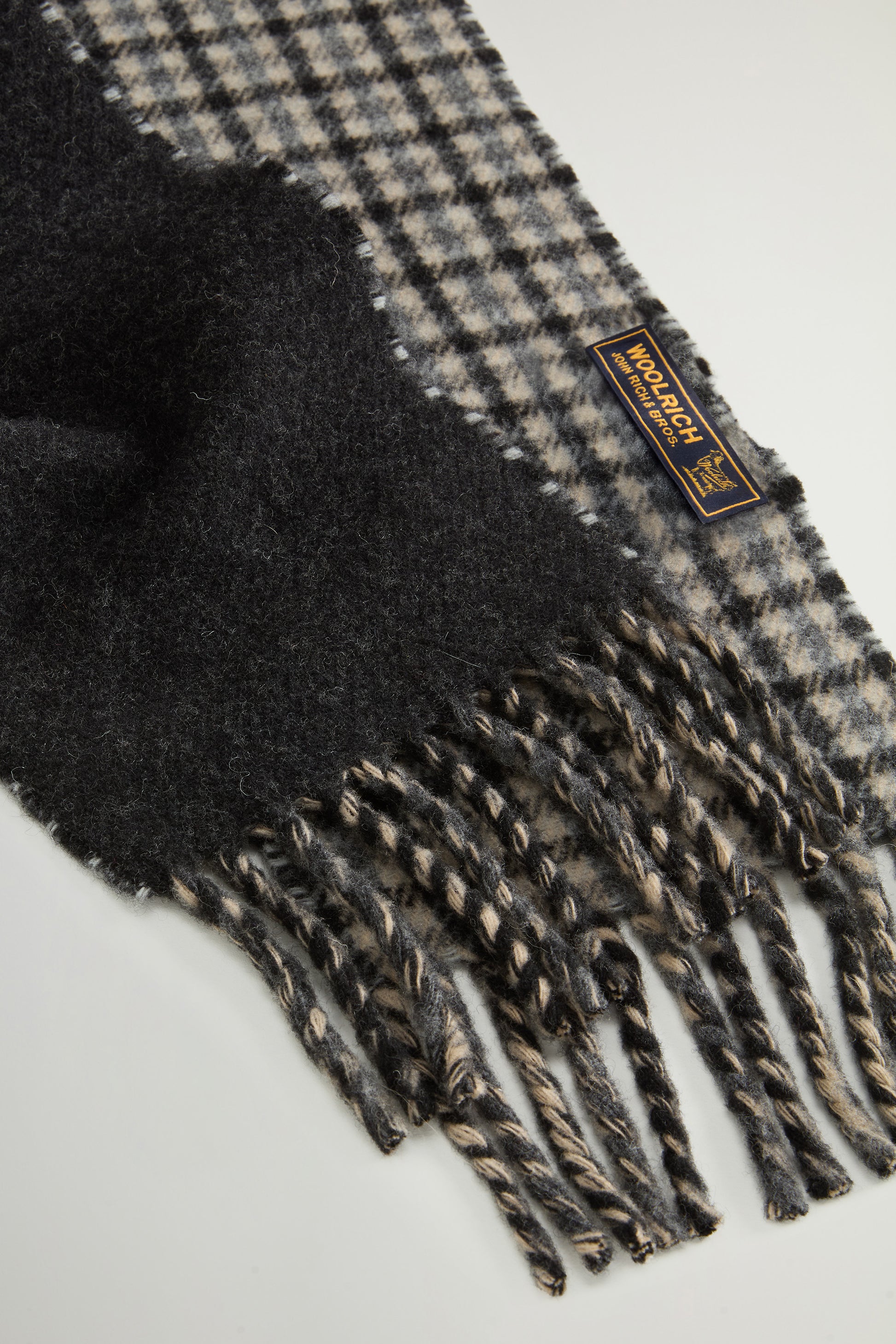 Micro Pattern Scarf