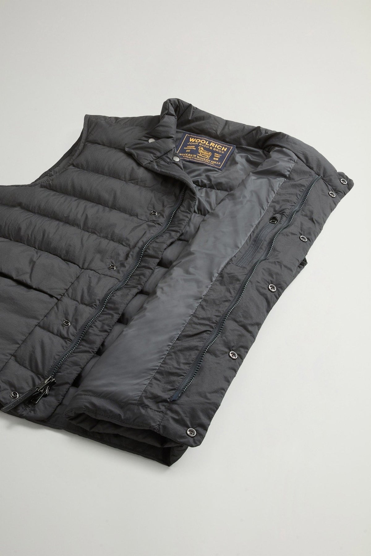 Bering Down Vest - woolrich-usOuterwear