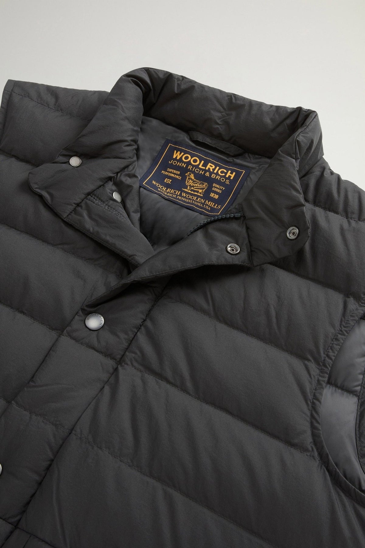 Bering Down Vest - woolrich-usOuterwear