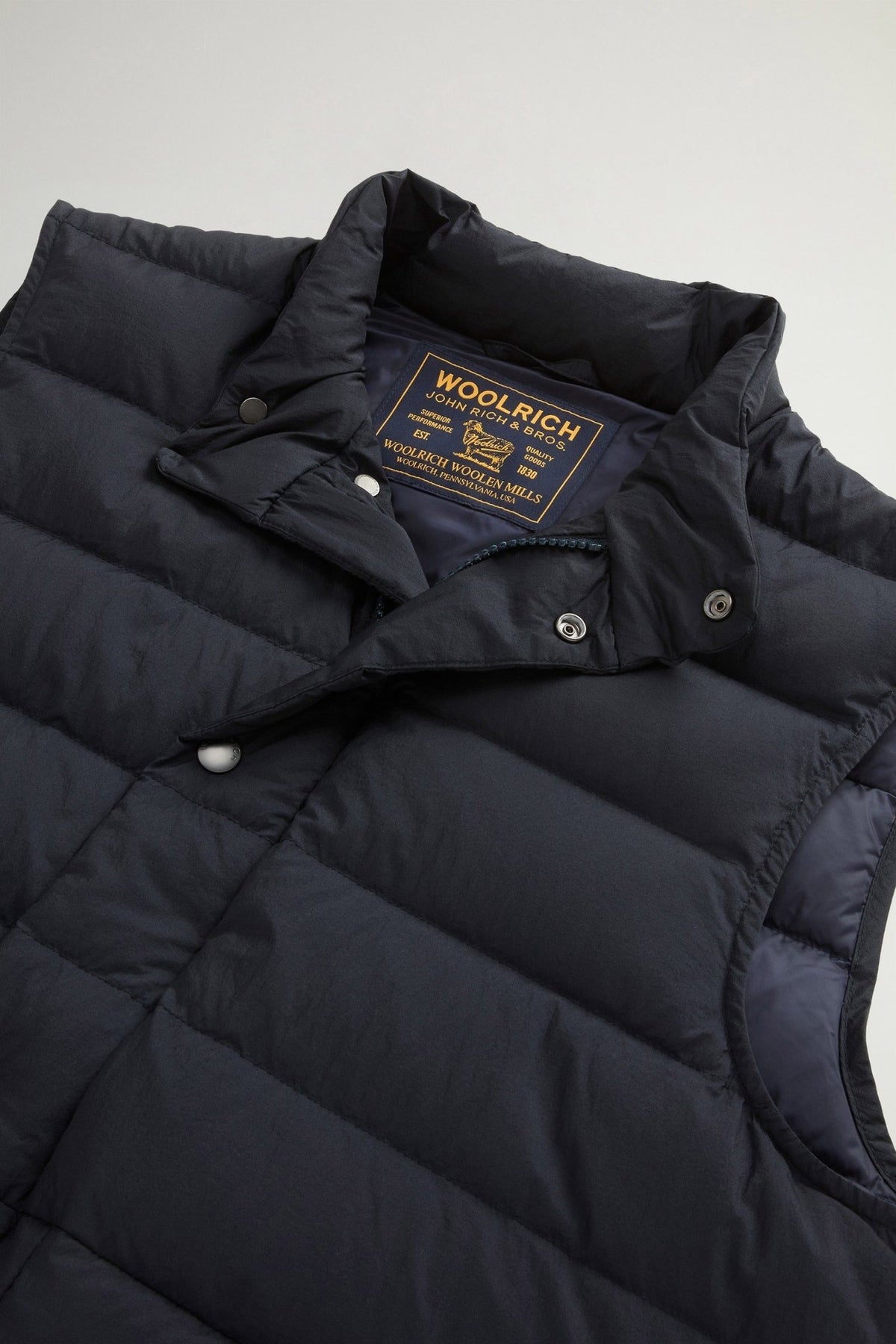 Bering Down Vest - woolrich-usOuterwear