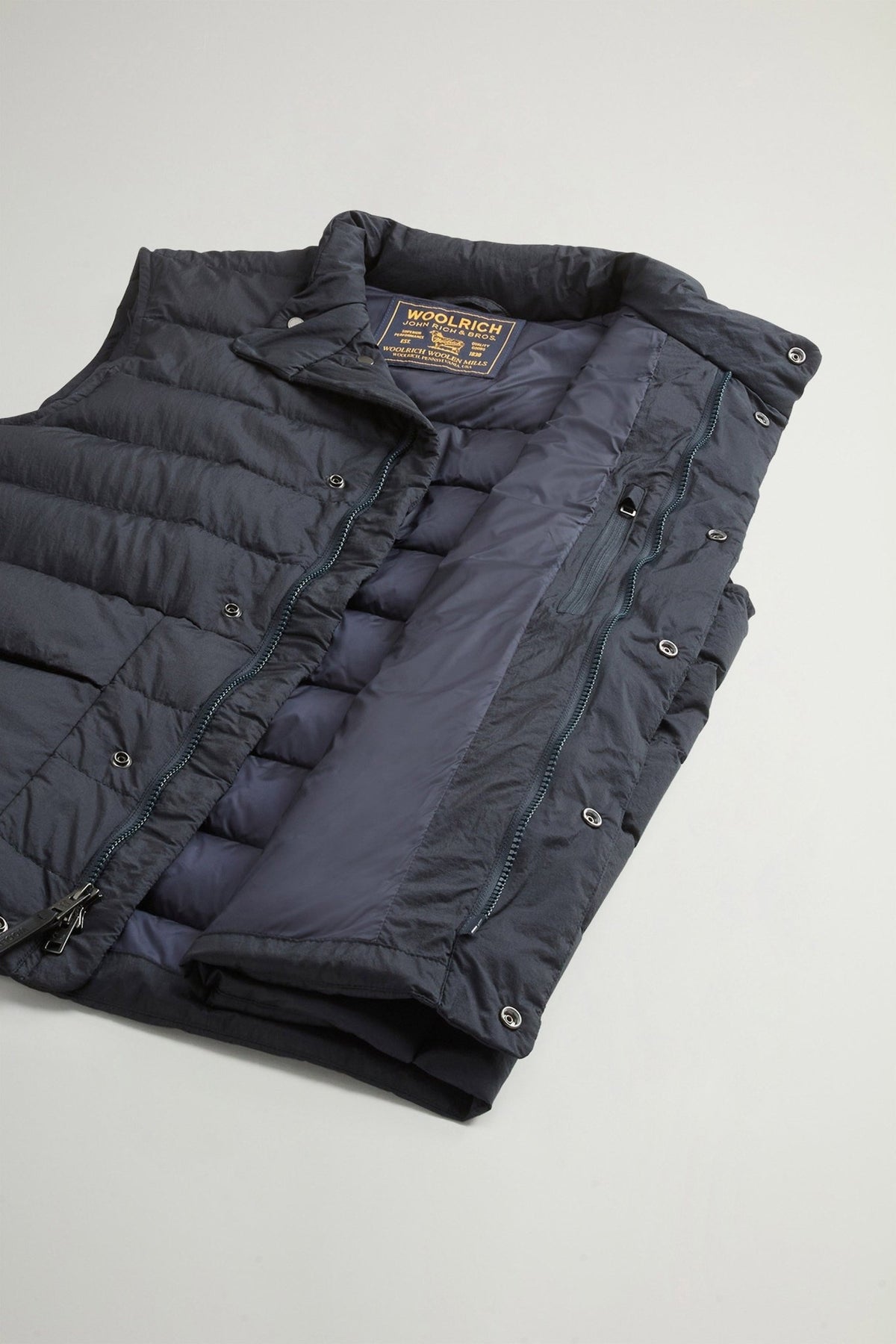 Bering Down Vest - woolrich-usOuterwear