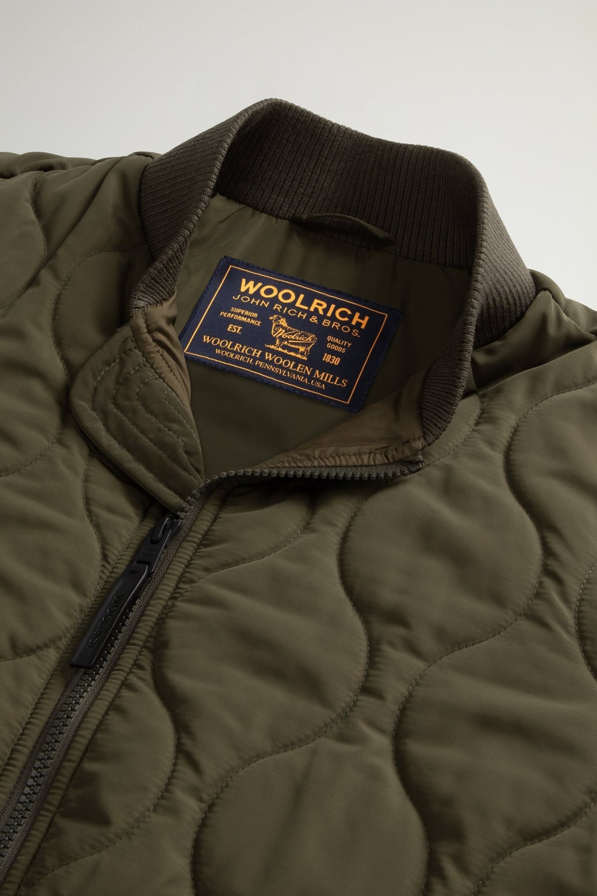 Onion Quilted Bomber - woolrich-usOuterwear