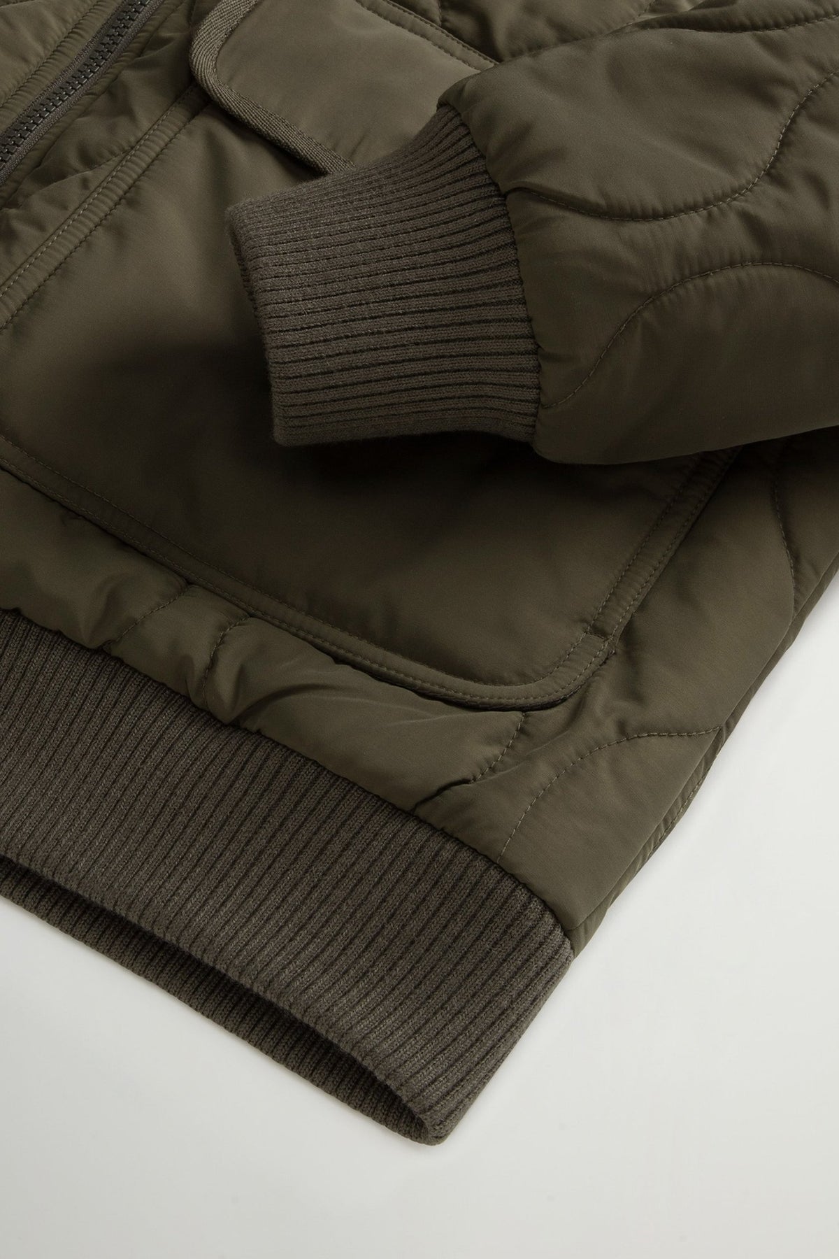 Onion Quilted Bomber - woolrich-usOuterwear