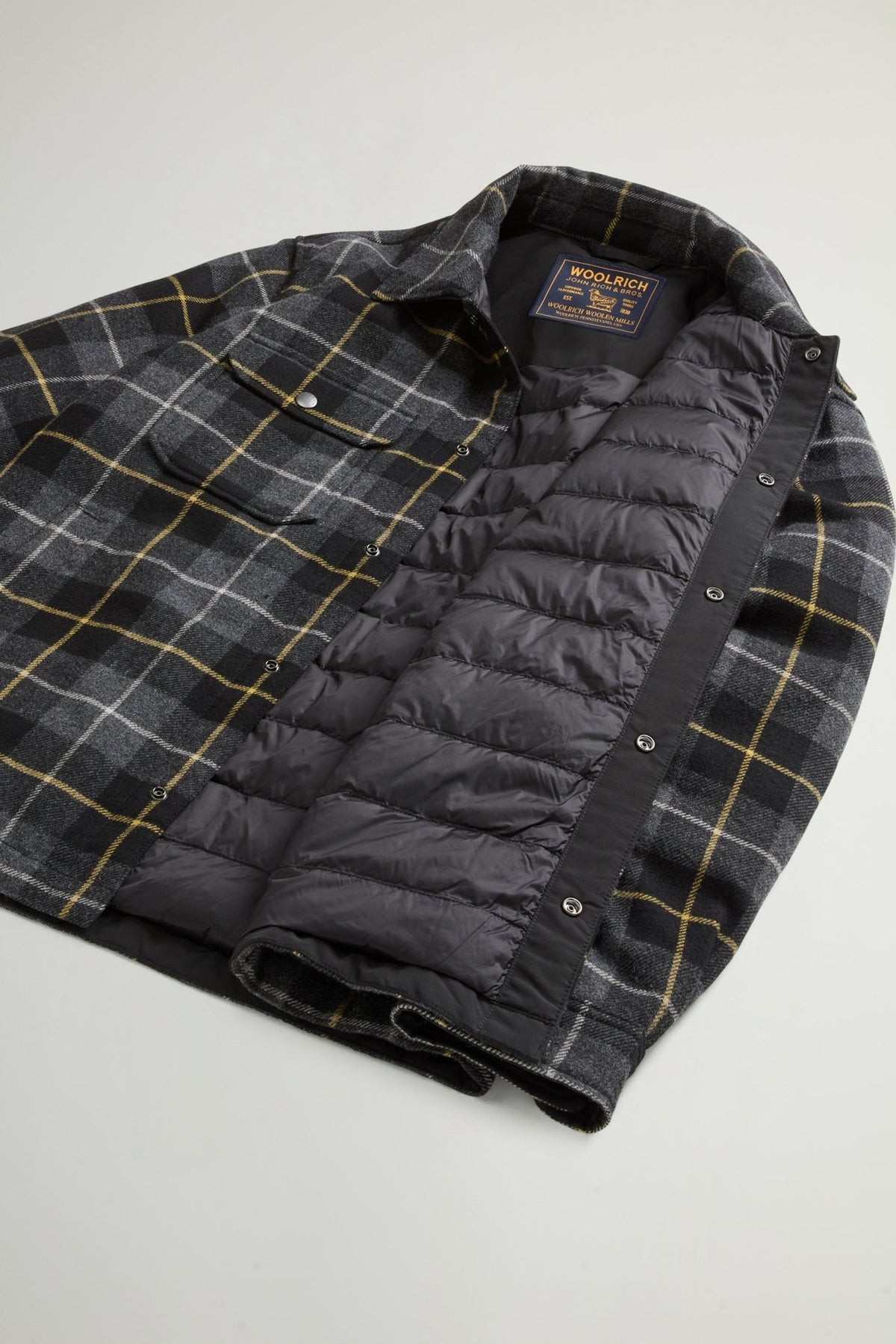 Padded Alaskan Check Overshirt in Recycled Italian Wool Blend - woolrich-us - Clothing