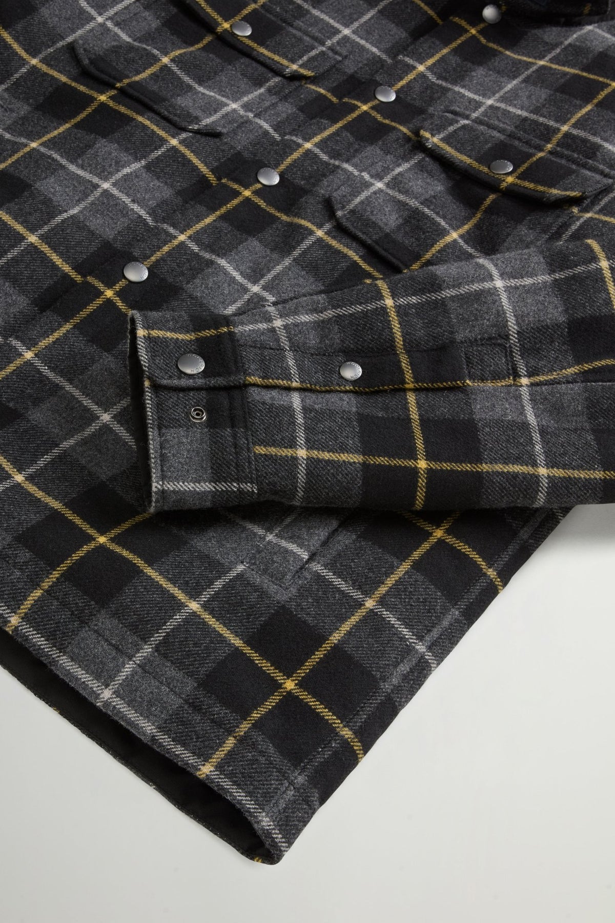 Padded Alaskan Check Overshirt in Recycled Italian Wool Blend - woolrich-us - Clothing