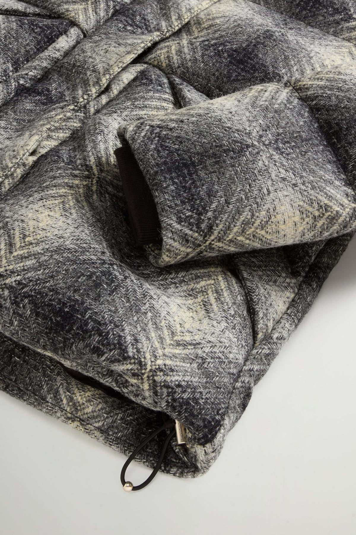 Puffer Jacket in Pure Virgin Wool with Aztec Pattern - woolrich-us - Outerwear